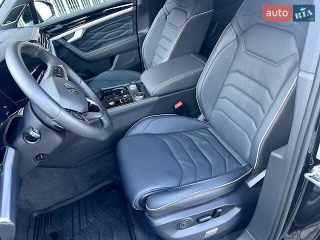 Черный Фольксваген Туарег, объемом двигателя 2.97 л и пробегом 4 тыс. км за 92900 $, фото 48 на Automoto.ua