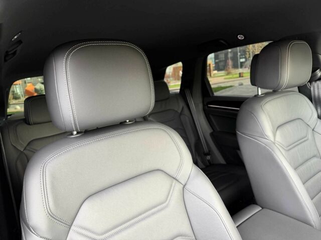 Чорний Фольксваген Туарег, об'ємом двигуна 3 л та пробігом 16 тис. км за 65999 $, фото 3 на Automoto.ua