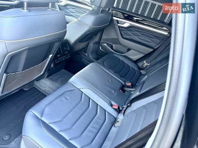 Черный Фольксваген Туарег, объемом двигателя 2.97 л и пробегом 4 тыс. км за 92900 $, фото 41 на Automoto.ua