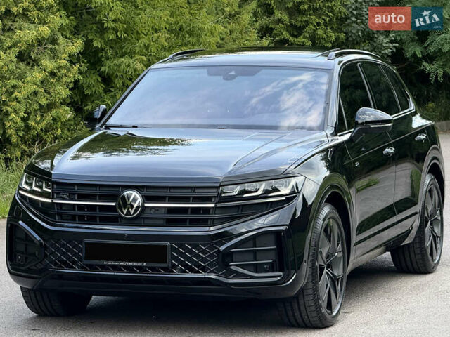 Черный Фольксваген Туарег, объемом двигателя 3 л и пробегом 4 тыс. км за 89950 $, фото 3 на Automoto.ua