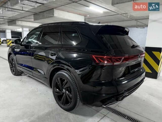 Черный Фольксваген Туарег, объемом двигателя 2.97 л и пробегом 2 тыс. км за 93000 $, фото 7 на Automoto.ua