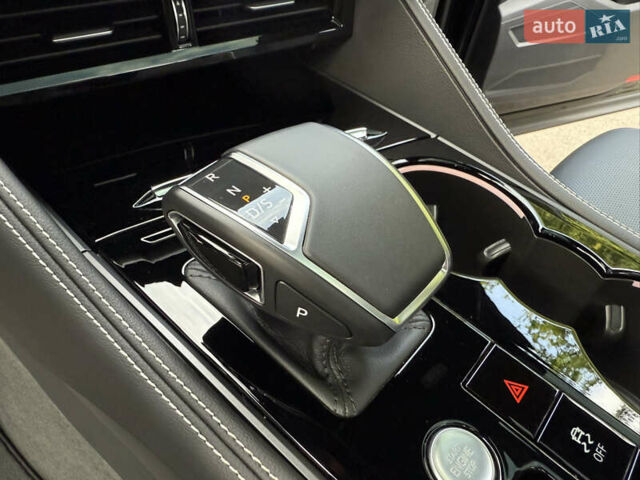 Черный Фольксваген Туарег, объемом двигателя 3 л и пробегом 4 тыс. км за 89950 $, фото 63 на Automoto.ua