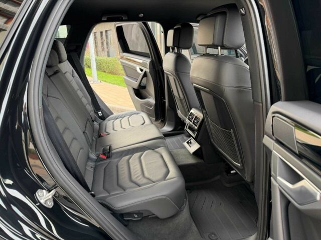 Чорний Фольксваген Туарег, об'ємом двигуна 3 л та пробігом 16 тис. км за 65999 $, фото 17 на Automoto.ua