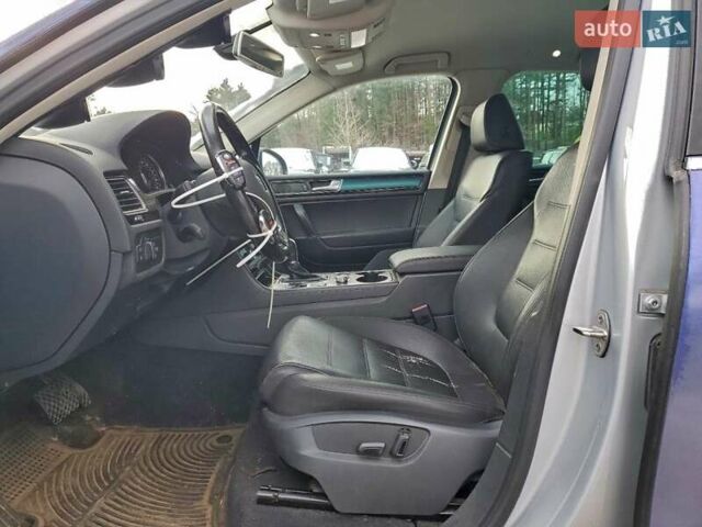 Фиолетовый Фольксваген Туарег, объемом двигателя 3 л и пробегом 129 тыс. км за 2750 $, фото 6 на Automoto.ua