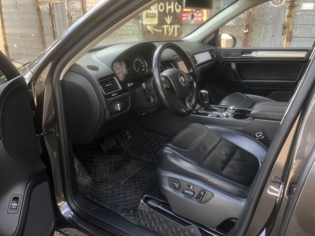 Коричневый Фольксваген Туарег, объемом двигателя 3 л и пробегом 230 тыс. км за 25000 $, фото 6 на Automoto.ua