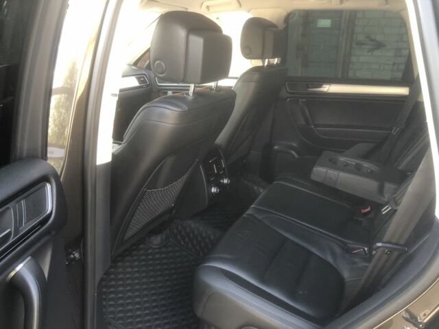 Коричневый Фольксваген Туарег, объемом двигателя 3 л и пробегом 230 тыс. км за 25000 $, фото 5 на Automoto.ua