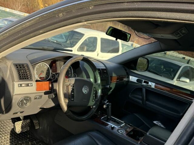 Коричневий Фольксваген Туарег, об'ємом двигуна 0 л та пробігом 280 тис. км за 7300 $, фото 5 на Automoto.ua