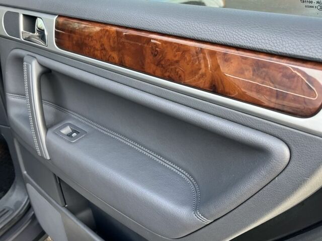 Коричневий Фольксваген Туарег, об'ємом двигуна 3 л та пробігом 308 тис. км за 14000 $, фото 12 на Automoto.ua