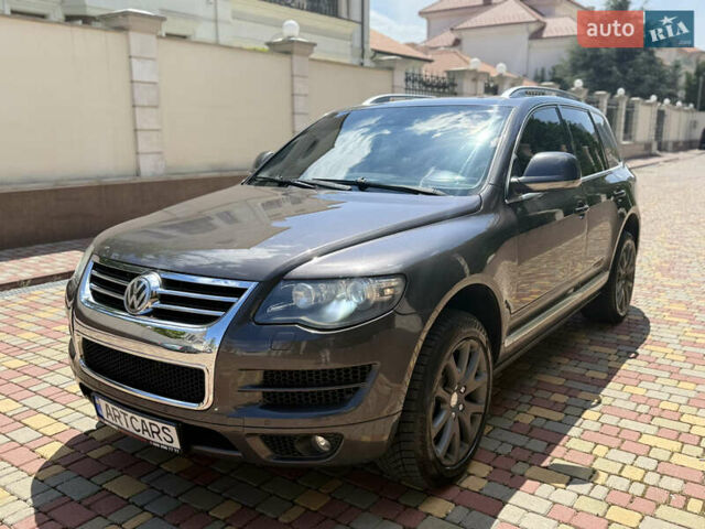Коричневий Фольксваген Туарег, об'ємом двигуна 4.2 л та пробігом 210 тис. км за 8800 $, фото 3 на Automoto.ua