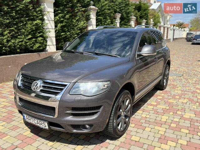 Коричневий Фольксваген Туарег, об'ємом двигуна 4.2 л та пробігом 210 тис. км за 8800 $, фото 4 на Automoto.ua