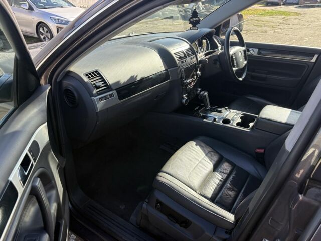 Коричневый Фольксваген Туарег, объемом двигателя 3 л и пробегом 132 тыс. км за 5500 $, фото 10 на Automoto.ua