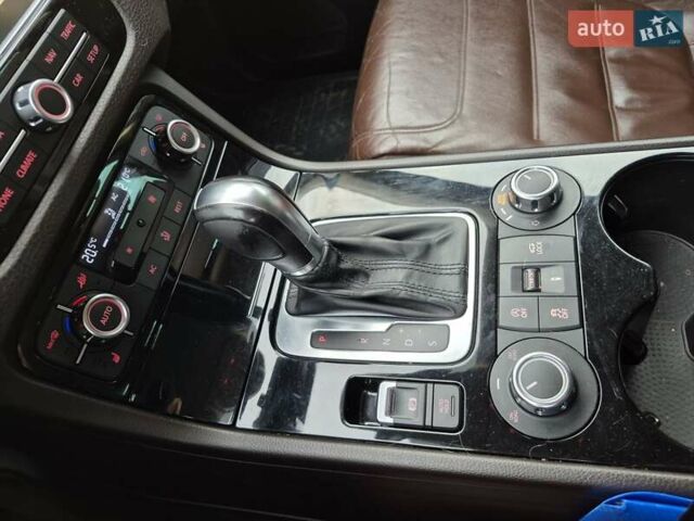 Коричневый Фольксваген Туарег, объемом двигателя 2.97 л и пробегом 260 тыс. км за 19950 $, фото 23 на Automoto.ua