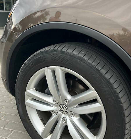 Коричневый Фольксваген Туарег, объемом двигателя 2.97 л и пробегом 365 тыс. км за 17000 $, фото 11 на Automoto.ua