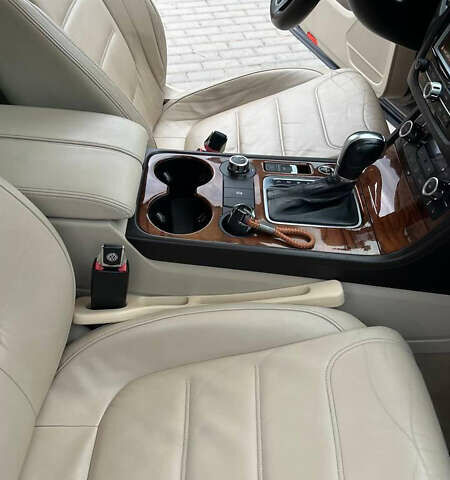 Коричневий Фольксваген Туарег, об'ємом двигуна 2.97 л та пробігом 368 тис. км за 15500 $, фото 35 на Automoto.ua