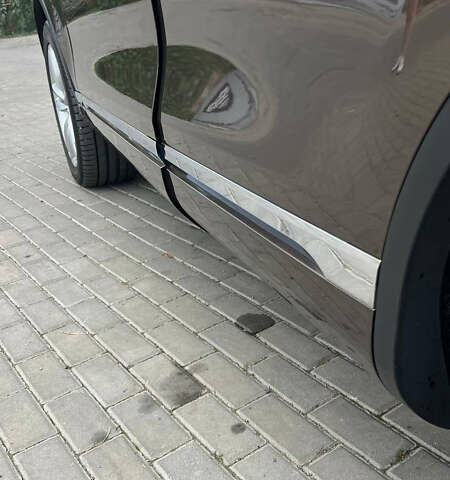 Коричневый Фольксваген Туарег, объемом двигателя 2.97 л и пробегом 365 тыс. км за 17000 $, фото 6 на Automoto.ua