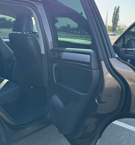 Коричневий Фольксваген Туарег, об'ємом двигуна 3.6 л та пробігом 194 тис. км за 14500 $, фото 18 на Automoto.ua