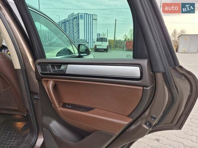 Коричневый Фольксваген Туарег, объемом двигателя 2.97 л и пробегом 260 тыс. км за 19950 $, фото 9 на Automoto.ua