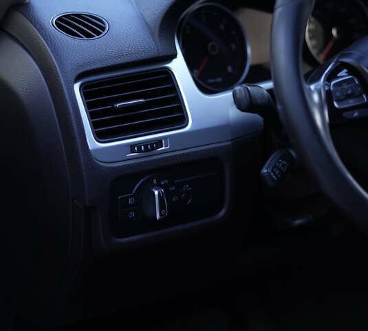 Коричневый Фольксваген Туарег, объемом двигателя 2.97 л и пробегом 304 тыс. км за 17449 $, фото 23 на Automoto.ua