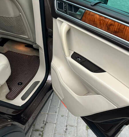 Коричневый Фольксваген Туарег, объемом двигателя 2.97 л и пробегом 365 тыс. км за 17000 $, фото 28 на Automoto.ua