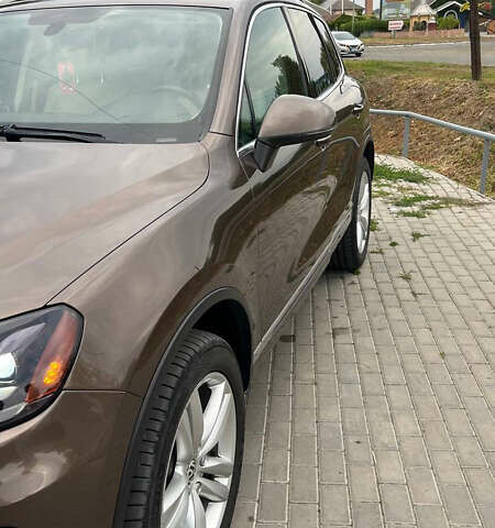 Коричневый Фольксваген Туарег, объемом двигателя 2.97 л и пробегом 365 тыс. км за 17000 $, фото 1 на Automoto.ua