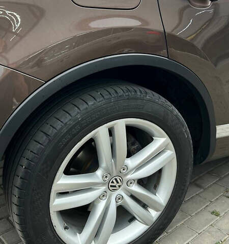 Коричневый Фольксваген Туарег, объемом двигателя 2.97 л и пробегом 365 тыс. км за 17000 $, фото 13 на Automoto.ua