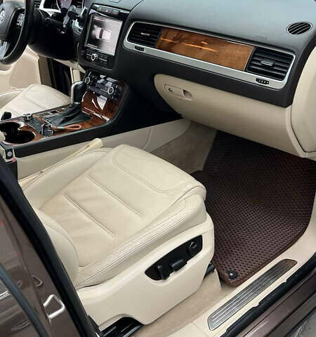 Коричневий Фольксваген Туарег, об'ємом двигуна 2.97 л та пробігом 368 тис. км за 15500 $, фото 34 на Automoto.ua