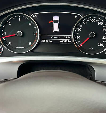 Коричневий Фольксваген Туарег, об'ємом двигуна 2.97 л та пробігом 368 тис. км за 15500 $, фото 19 на Automoto.ua