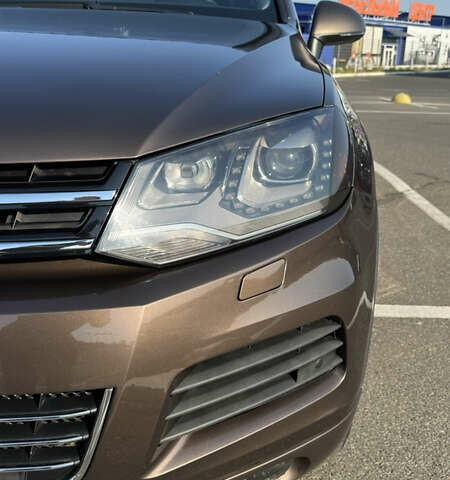 Коричневий Фольксваген Туарег, об'ємом двигуна 3.6 л та пробігом 194 тис. км за 14500 $, фото 4 на Automoto.ua