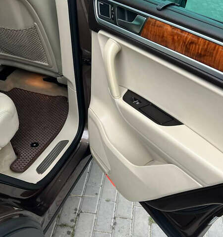 Коричневий Фольксваген Туарег, об'ємом двигуна 2.97 л та пробігом 368 тис. км за 15500 $, фото 31 на Automoto.ua