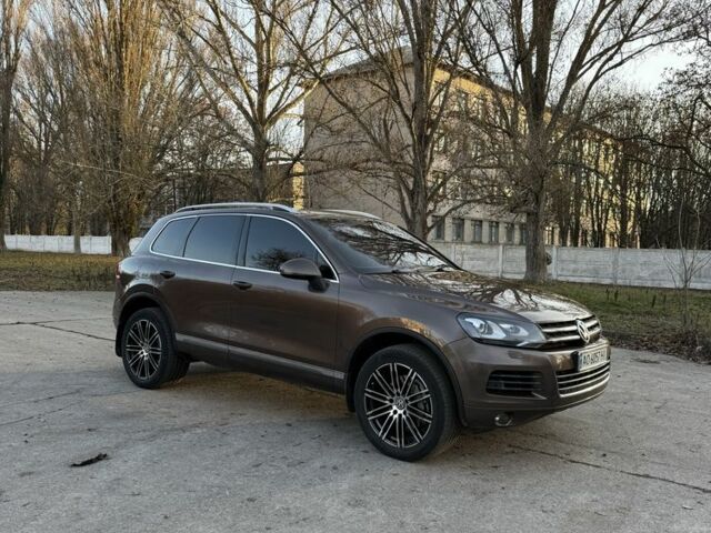 Коричневый Фольксваген Туарег, объемом двигателя 3 л и пробегом 250 тыс. км за 15300 $, фото 2 на Automoto.ua