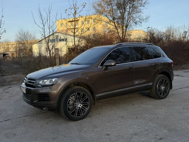 Коричневый Фольксваген Туарег, объемом двигателя 3 л и пробегом 250 тыс. км за 15300 $, фото 5 на Automoto.ua