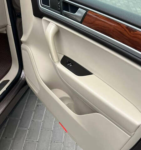 Коричневий Фольксваген Туарег, об'ємом двигуна 2.97 л та пробігом 368 тис. км за 15500 $, фото 33 на Automoto.ua