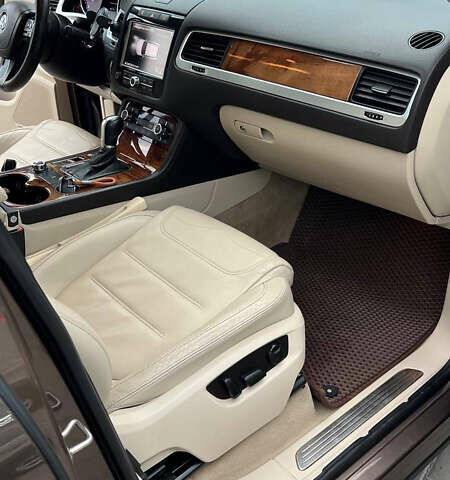 Коричневый Фольксваген Туарег, объемом двигателя 2.97 л и пробегом 365 тыс. км за 17000 $, фото 31 на Automoto.ua