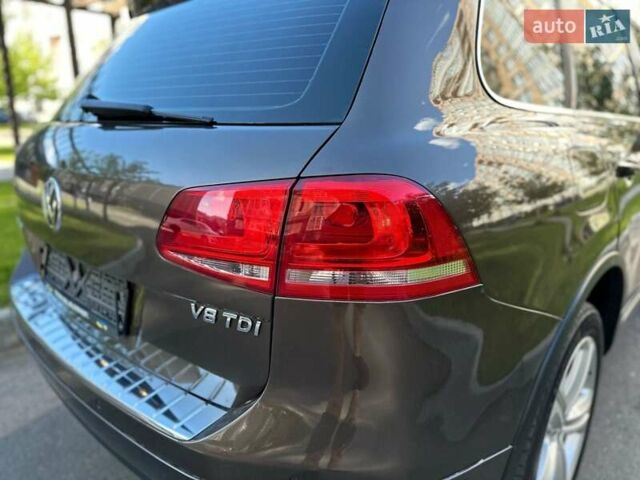 Коричневый Фольксваген Туарег, объемом двигателя 4.13 л и пробегом 294 тыс. км за 16999 $, фото 6 на Automoto.ua