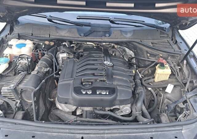 Коричневий Фольксваген Туарег, об'ємом двигуна 3.6 л та пробігом 201 тис. км за 12500 $, фото 7 на Automoto.ua