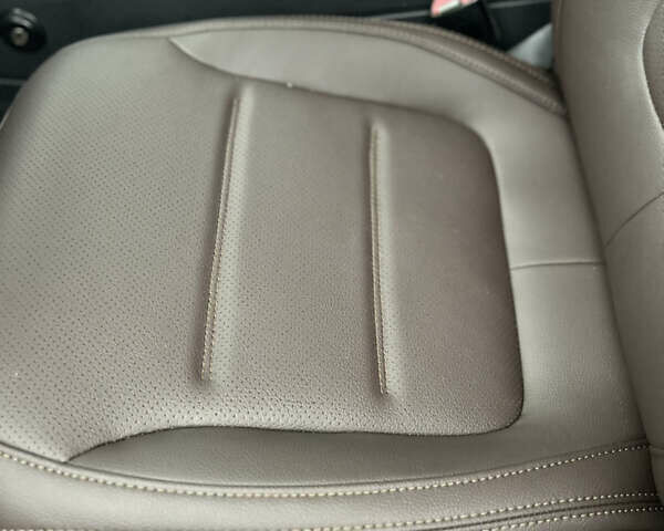 Коричневый Фольксваген Туарег, объемом двигателя 2.97 л и пробегом 300 тыс. км за 11000 $, фото 6 на Automoto.ua