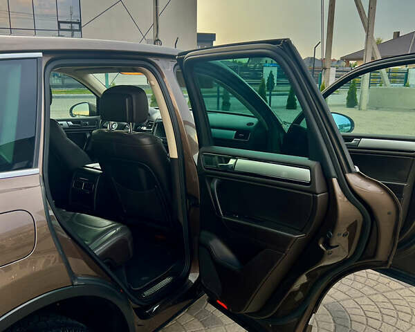 Коричневий Фольксваген Туарег, об'ємом двигуна 3 л та пробігом 222 тис. км за 17900 $, фото 14 на Automoto.ua