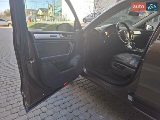 Коричневый Фольксваген Туарег, объемом двигателя 2.97 л и пробегом 295 тыс. км за 21499 $, фото 28 на Automoto.ua