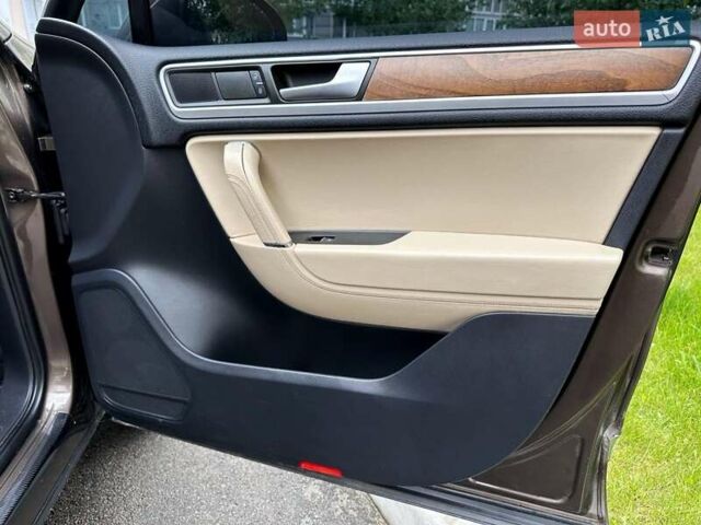 Коричневый Фольксваген Туарег, объемом двигателя 4.13 л и пробегом 294 тыс. км за 16999 $, фото 24 на Automoto.ua