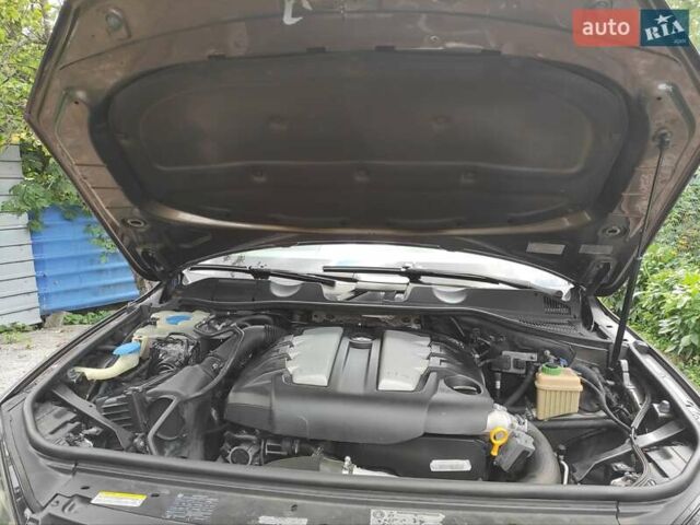 Коричневый Фольксваген Туарег, объемом двигателя 2.97 л и пробегом 211 тыс. км за 16500 $, фото 16 на Automoto.ua