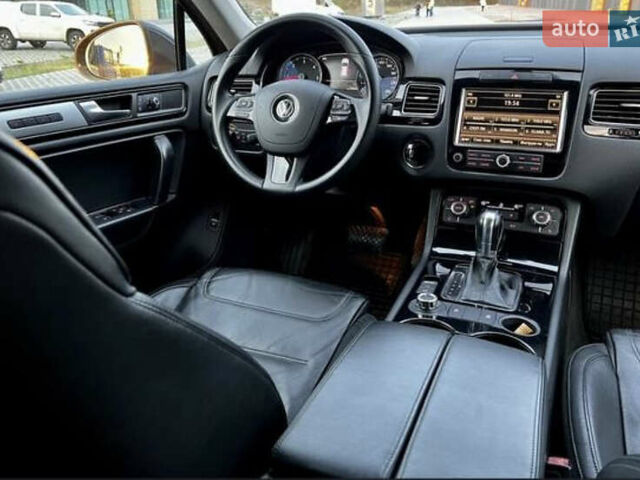Коричневий Фольксваген Туарег, об'ємом двигуна 2.97 л та пробігом 272 тис. км за 17000 $, фото 5 на Automoto.ua