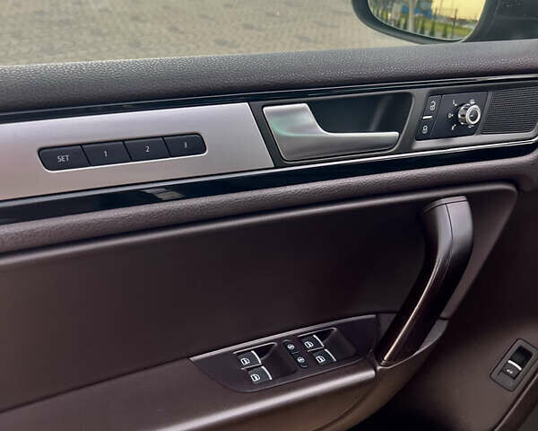 Коричневий Фольксваген Туарег, об'ємом двигуна 3 л та пробігом 222 тис. км за 17900 $, фото 19 на Automoto.ua