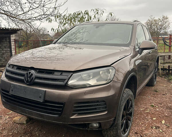 Коричневый Фольксваген Туарег, объемом двигателя 2.97 л и пробегом 300 тыс. км за 11000 $, фото 4 на Automoto.ua