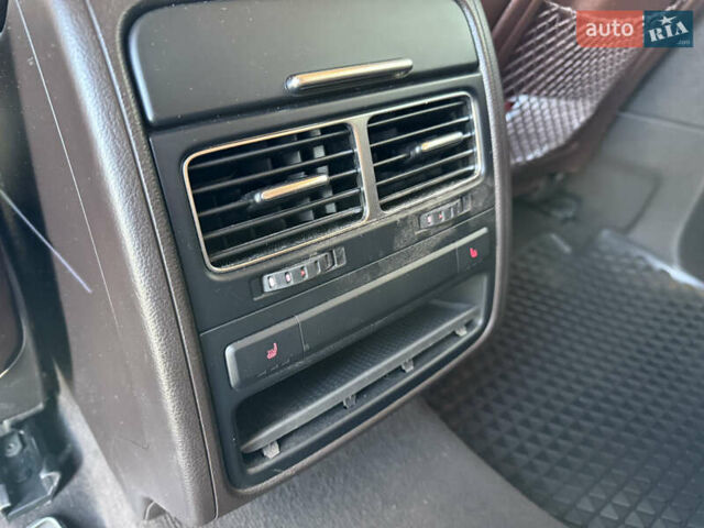 Коричневый Фольксваген Туарег, объемом двигателя 2.97 л и пробегом 151 тыс. км за 24990 $, фото 15 на Automoto.ua