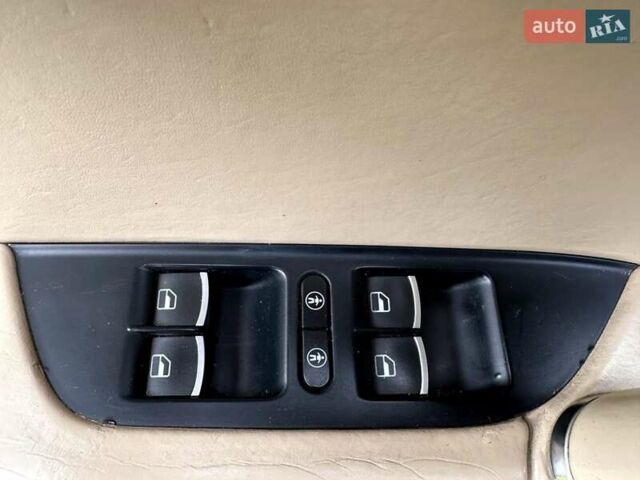 Коричневый Фольксваген Туарег, объемом двигателя 4.13 л и пробегом 294 тыс. км за 16999 $, фото 37 на Automoto.ua