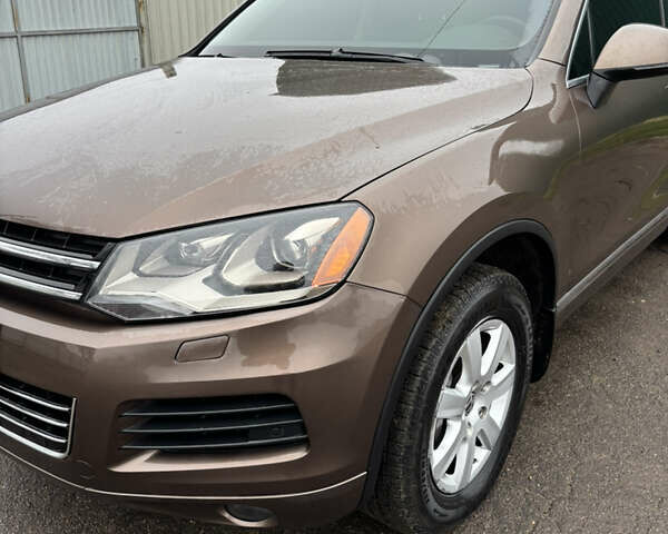 Коричневый Фольксваген Туарег, объемом двигателя 3 л и пробегом 204 тыс. км за 17400 $, фото 4 на Automoto.ua