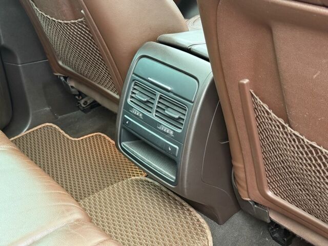 Коричневый Фольксваген Туарег, объемом двигателя 3 л и пробегом 213 тыс. км за 18000 $, фото 14 на Automoto.ua