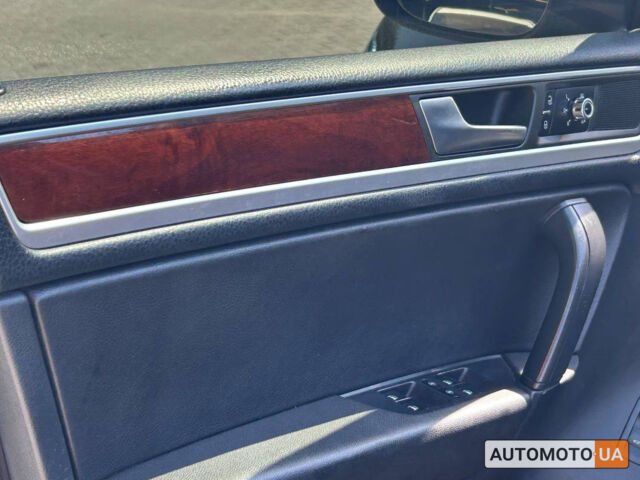 Коричневый Фольксваген Туарег, объемом двигателя 3 л и пробегом 266 тыс. км за 18500 $, фото 9 на Automoto.ua