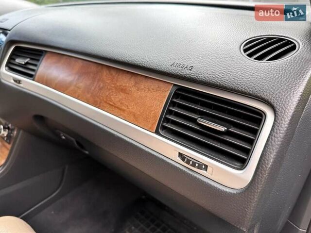 Коричневый Фольксваген Туарег, объемом двигателя 4.13 л и пробегом 294 тыс. км за 16999 $, фото 16 на Automoto.ua