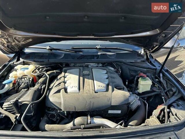 Коричневый Фольксваген Туарег, объемом двигателя 2.97 л и пробегом 274 тыс. км за 16300 $, фото 6 на Automoto.ua